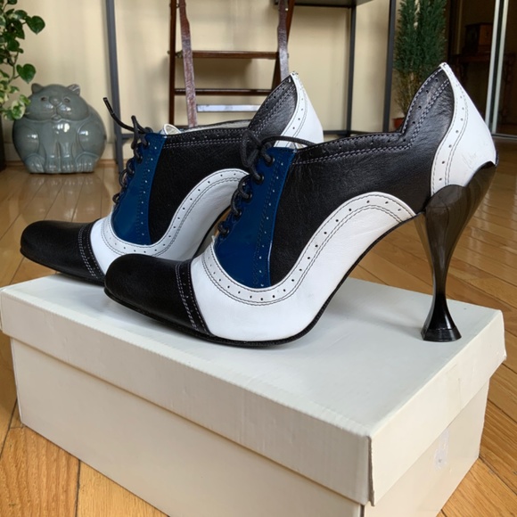 John Fluevog Mansfield Black White & Blue Leather Shoe Size 9 worn once indoors - Picture 15 of 15